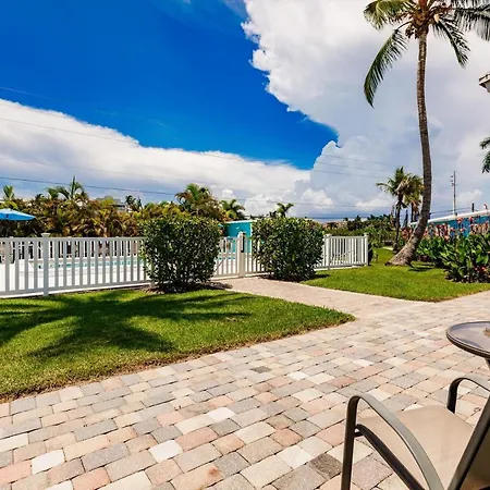 Poolfront Cottage Near Beach With Full Kitchen! Fort Myers Exterior foto