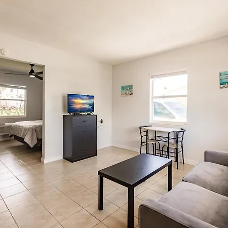 Poolfront Cottage Near Beach With Full Kitchen! Fort Myers Exterior foto
